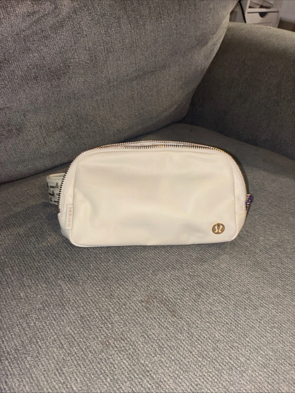 Lululemon belt bag